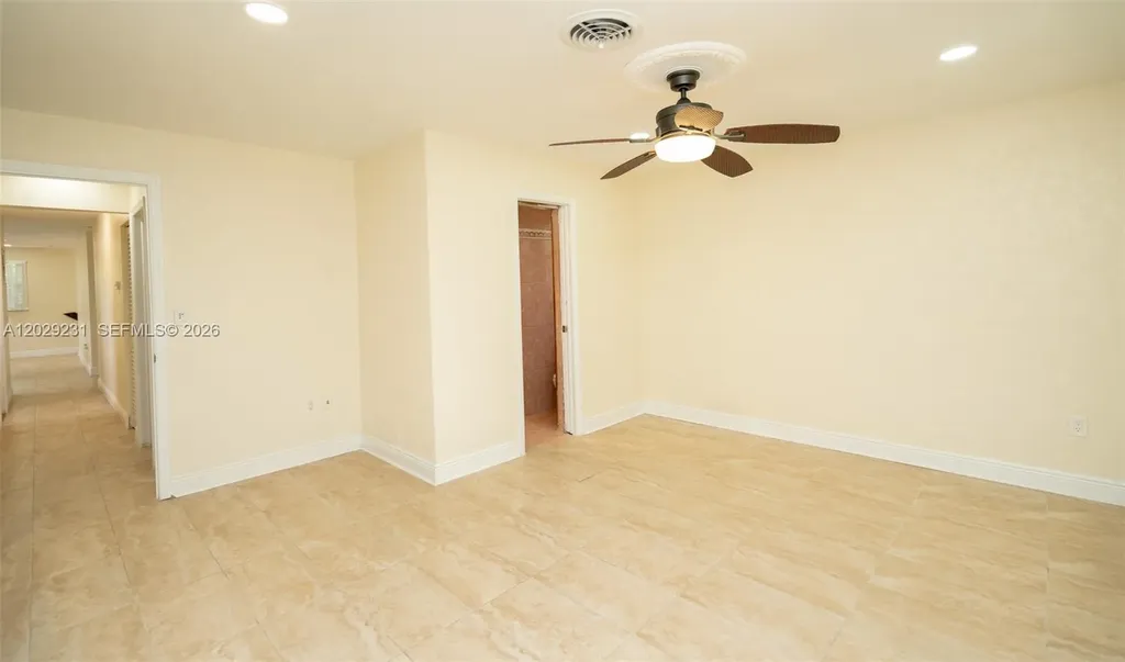 5613 Pierce Street Hollywood FL 33021