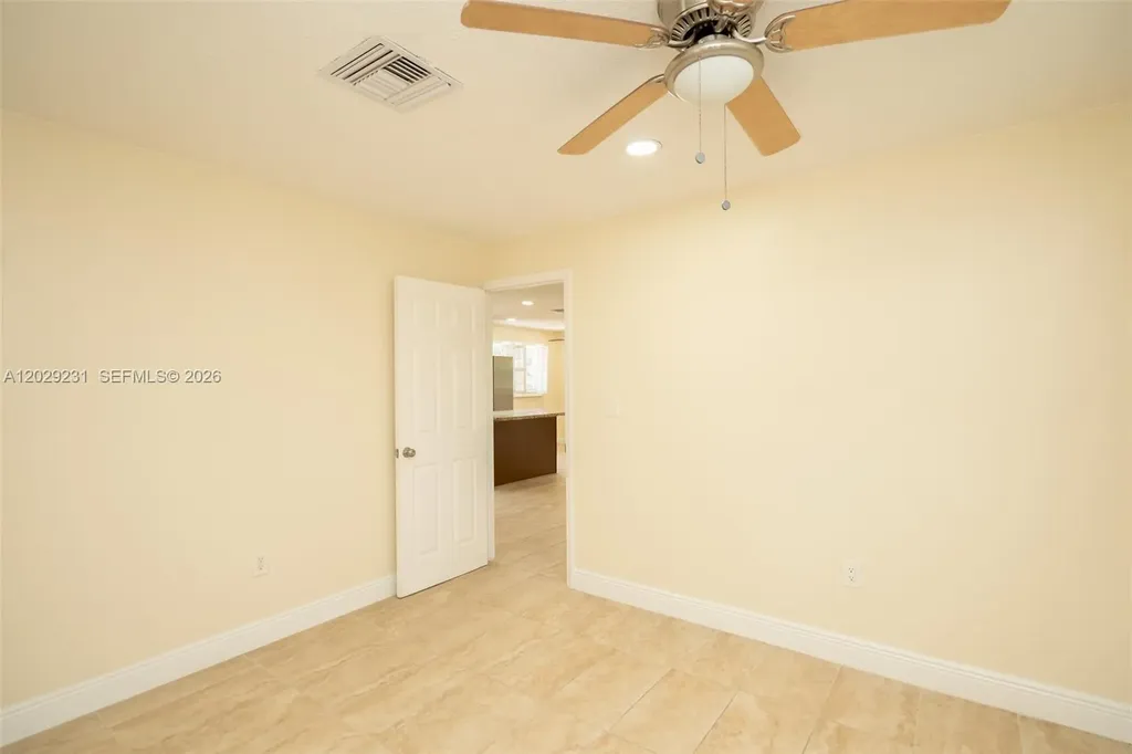 5613 Pierce Street Hollywood FL 33021