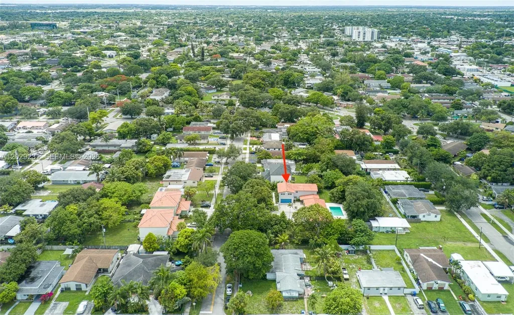 5613 Pierce Street Hollywood FL 33021