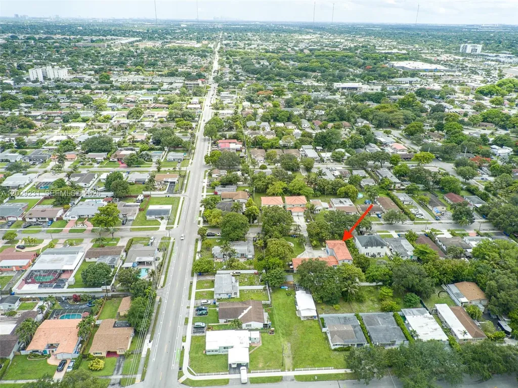 5613 Pierce Street Hollywood FL 33021