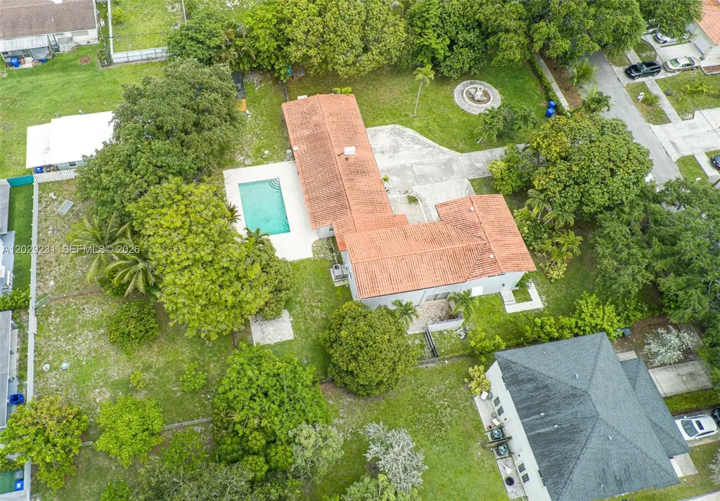 5613 Pierce Street Hollywood FL 33021