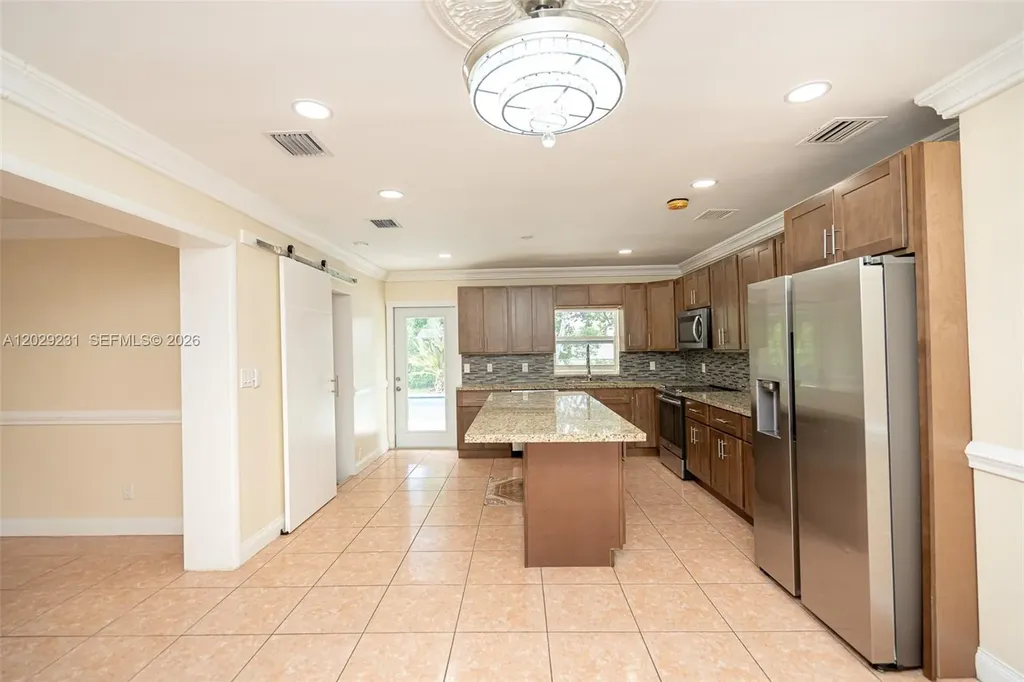 5613 Pierce Street Hollywood FL 33021