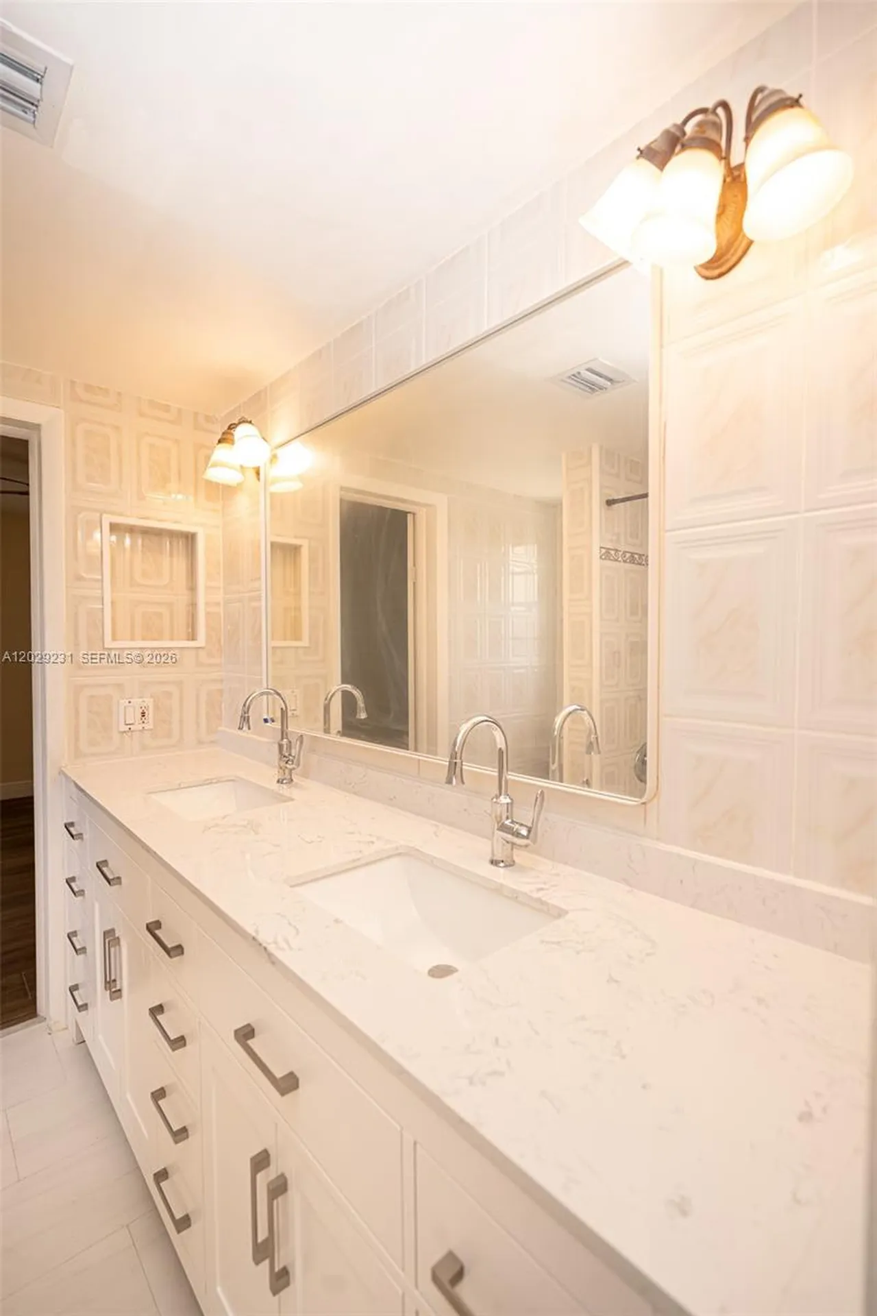 5613 Pierce Street Hollywood FL 33021