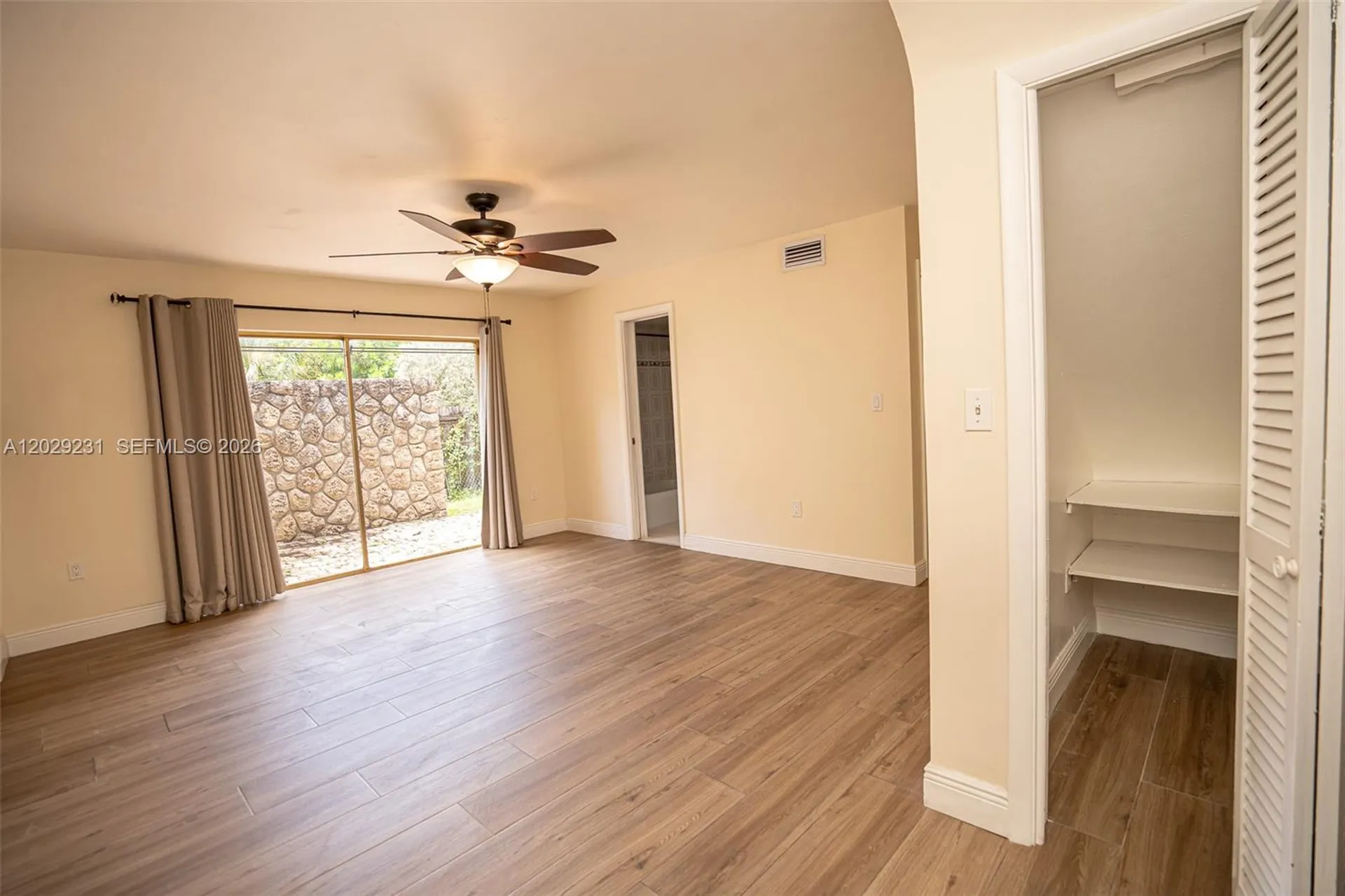 5613 Pierce Street Hollywood FL 33021
