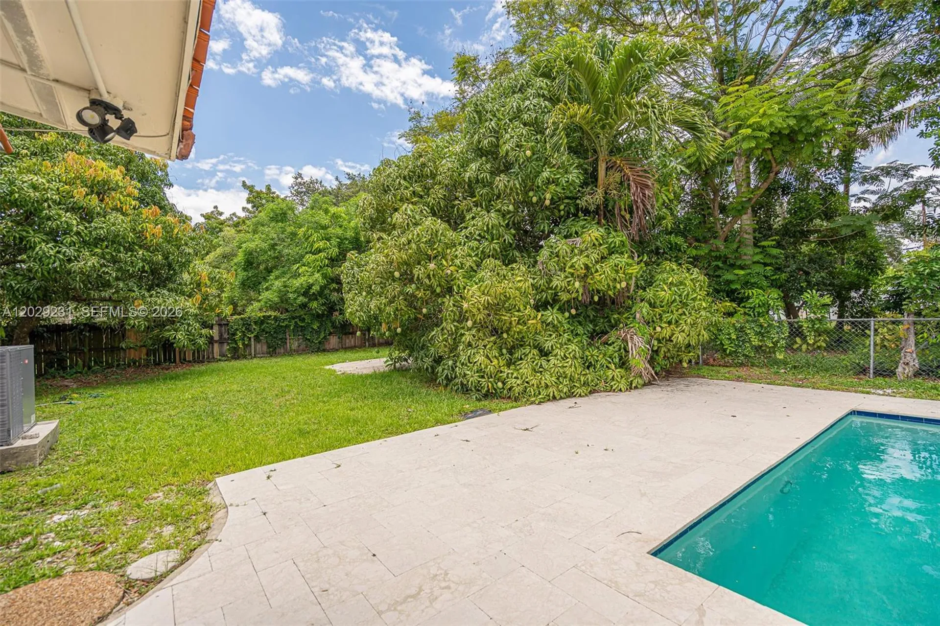 5613 Pierce Street Hollywood FL 33021