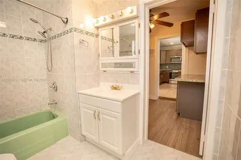 5613 Pierce Street Hollywood FL 33021