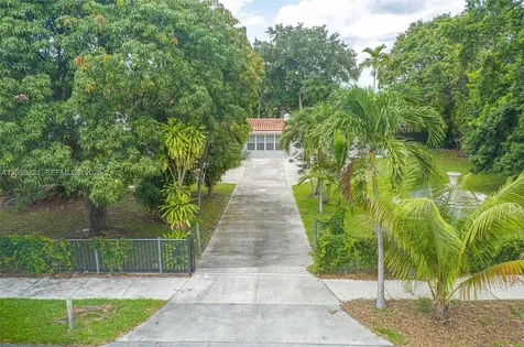 5613 Pierce Street Hollywood FL 33021