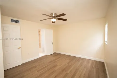 5613 Pierce Street Hollywood FL 33021