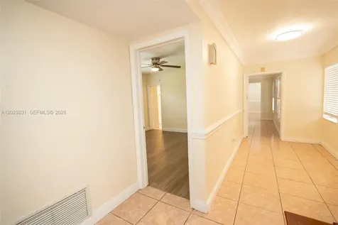5613 Pierce Street Hollywood FL 33021
