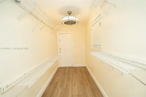 5613 Pierce Street Hollywood FL 33021
