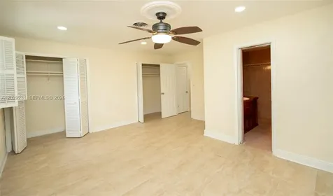 5613 Pierce Street Hollywood FL 33021