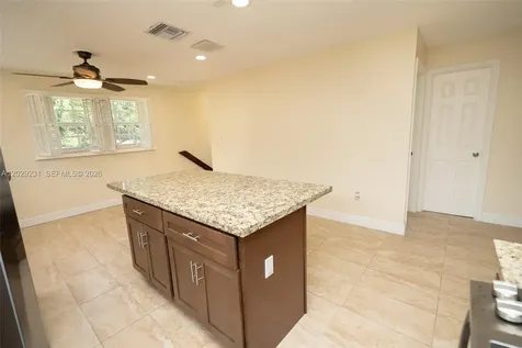5613 Pierce Street Hollywood FL 33021
