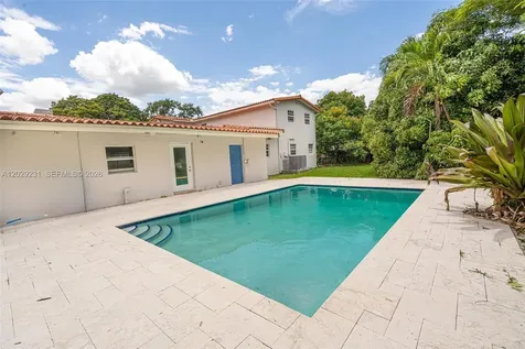 5613 Pierce Street Hollywood FL 33021