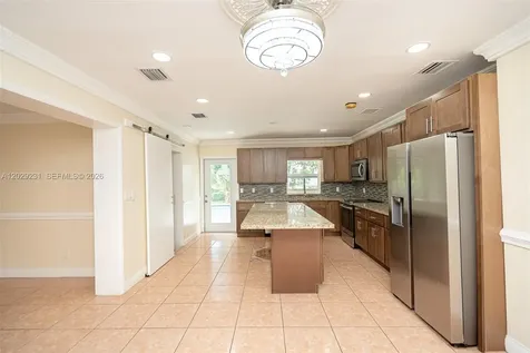 5613 Pierce Street Hollywood FL 33021