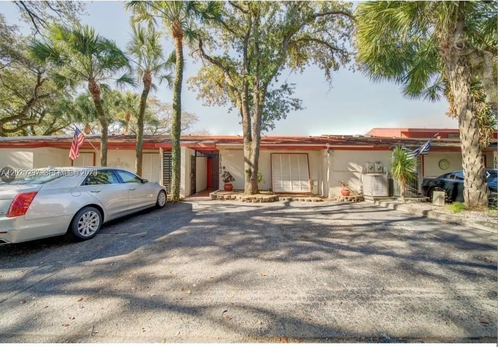 15182 E Loch Isle Drive E Miami Lakes FL 33014