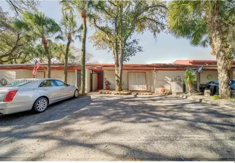 15182 E Loch Isle Drive E Miami Lakes FL 33014