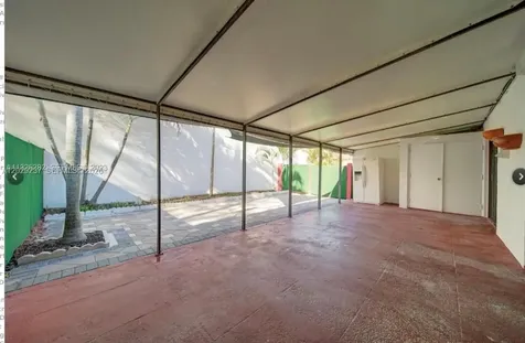 15182 E Loch Isle Drive E Miami Lakes FL 33014