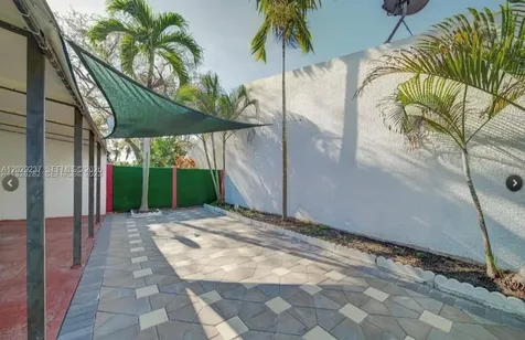 15182 E Loch Isle Drive E Miami Lakes FL 33014