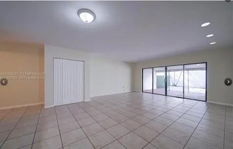 15182 E Loch Isle Drive E Miami Lakes FL 33014