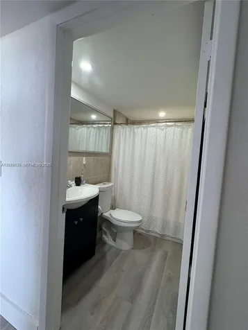 2000 NE 135th Street North Miami FL 33181