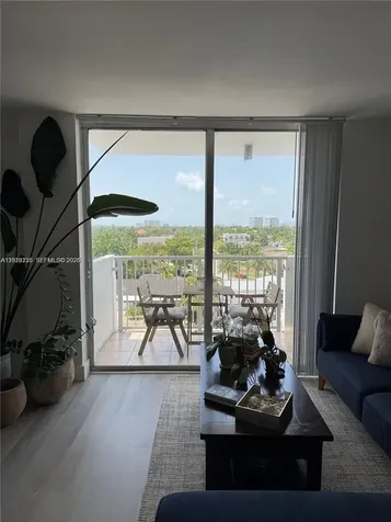 2000 NE 135th Street North Miami FL 33181