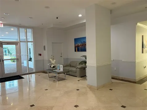 60 NW 37th Avenue Miami FL 33125