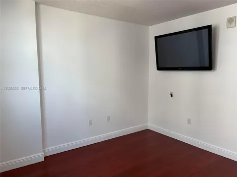 60 NW 37th Avenue Miami FL 33125