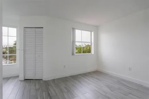 8580 NW 6th Lane Miami FL 33126