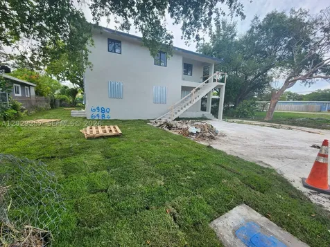 2970 NW 48th Street Miami FL 33142