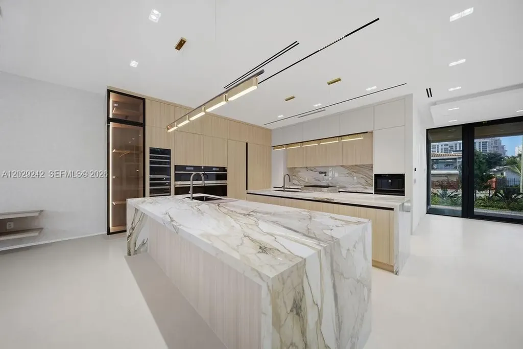 3318 NE 16th Place Fort Lauderdale FL 33305