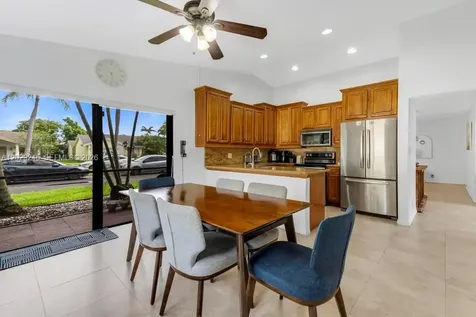 971 NW 89th Avenue Plantation FL 33324