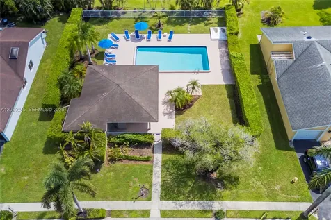 971 NW 89th Avenue Plantation FL 33324