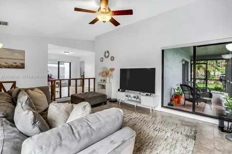 971 NW 89th Avenue Plantation FL 33324