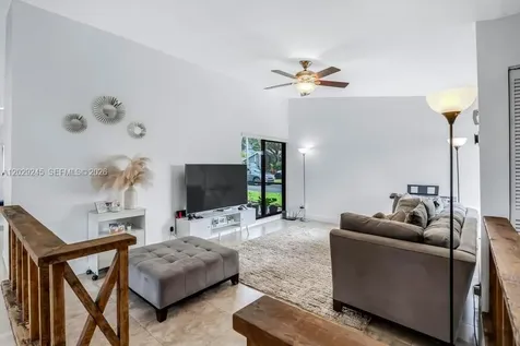 971 NW 89th Avenue Plantation FL 33324