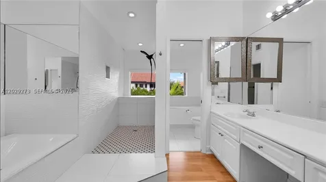 2000 S Bayshore Drive Miami FL 33133