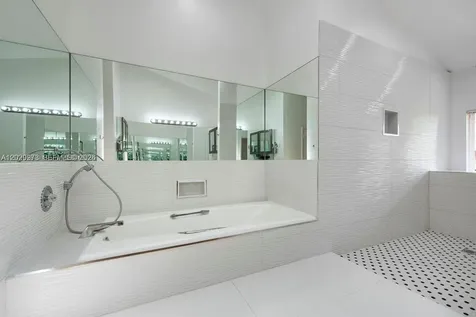 2000 S Bayshore Drive Miami FL 33133