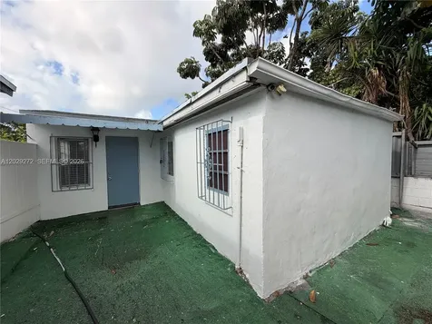 2420 NW 31st Street Miami FL 33142