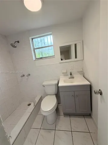 2420 NW 31st Street Miami FL 33142