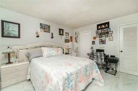 2811 N Pine Island Road Sunrise FL 33322