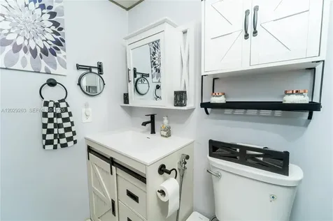 2811 N Pine Island Road Sunrise FL 33322