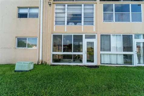 2811 N Pine Island Road Sunrise FL 33322