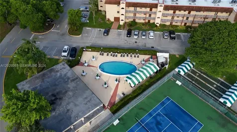 2811 N Pine Island Road Sunrise FL 33322