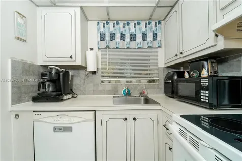 2811 N Pine Island Road Sunrise FL 33322