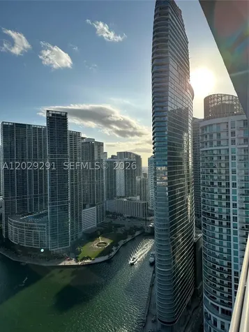 325 S Biscayne Boulevard Miami FL 33131