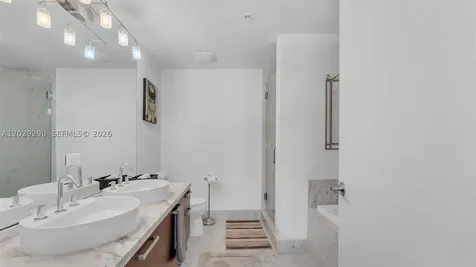 253 NE 2nd Street Miami FL 33132