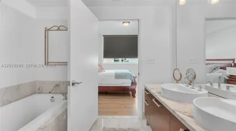 253 NE 2nd Street Miami FL 33132