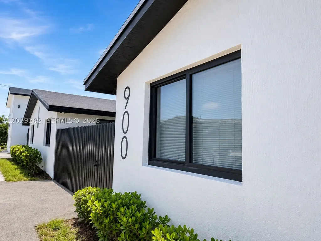 900 NW 8th Avenue Pompano Beach FL 33060