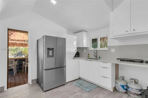 443 4th Road Key Largo FL 33037