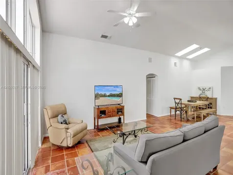 16541 NW 5th Street Pembroke Pines FL 33028