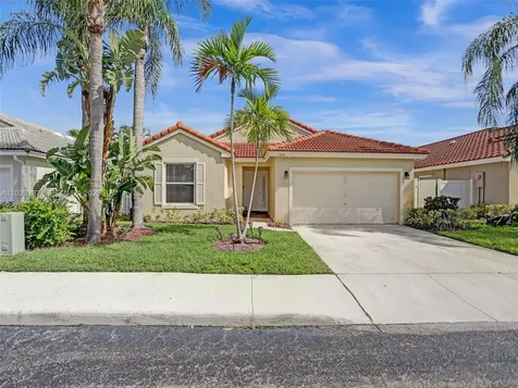 16541 NW 5th Street Pembroke Pines FL 33028